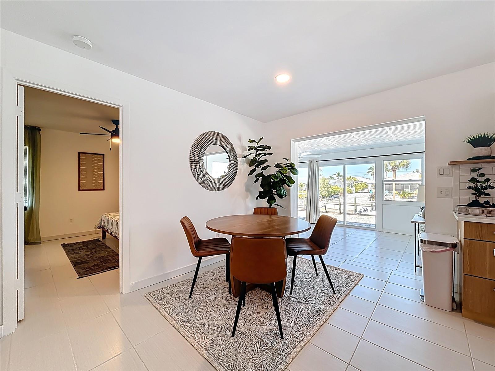 Image 6 of 55 For 1046 Lee Street