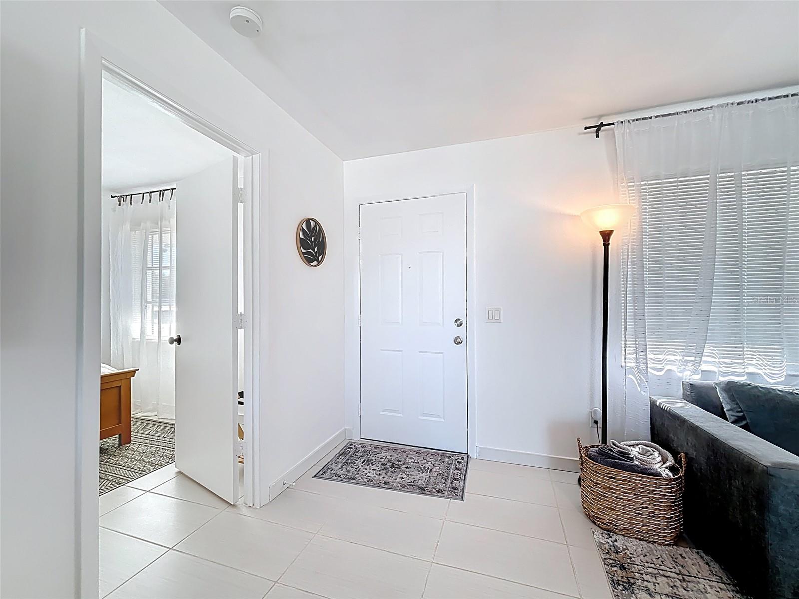 Image 9 of 55 For 1046 Lee Street