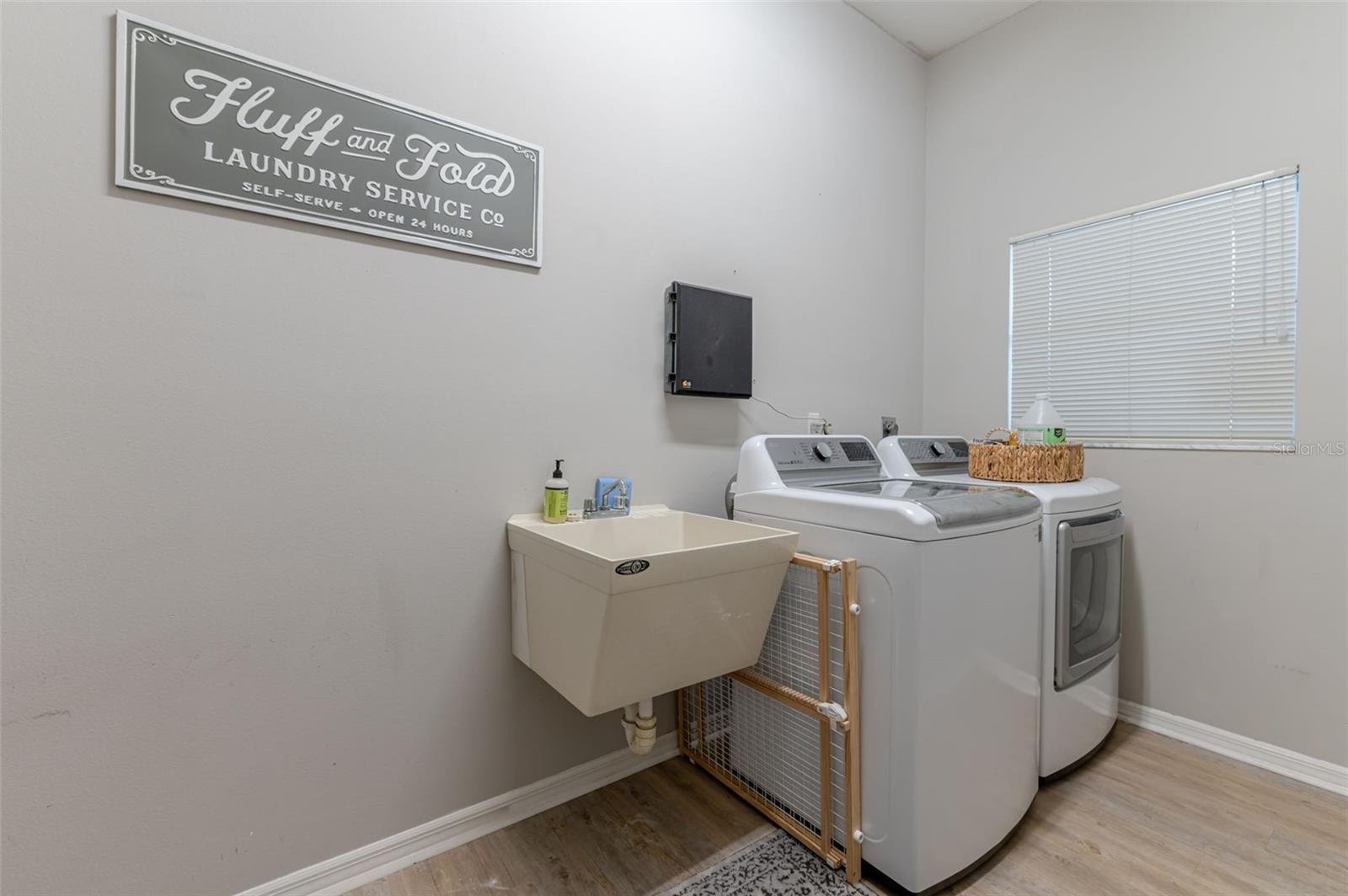 Image 18 of 27 For 4137 Pinar Drive