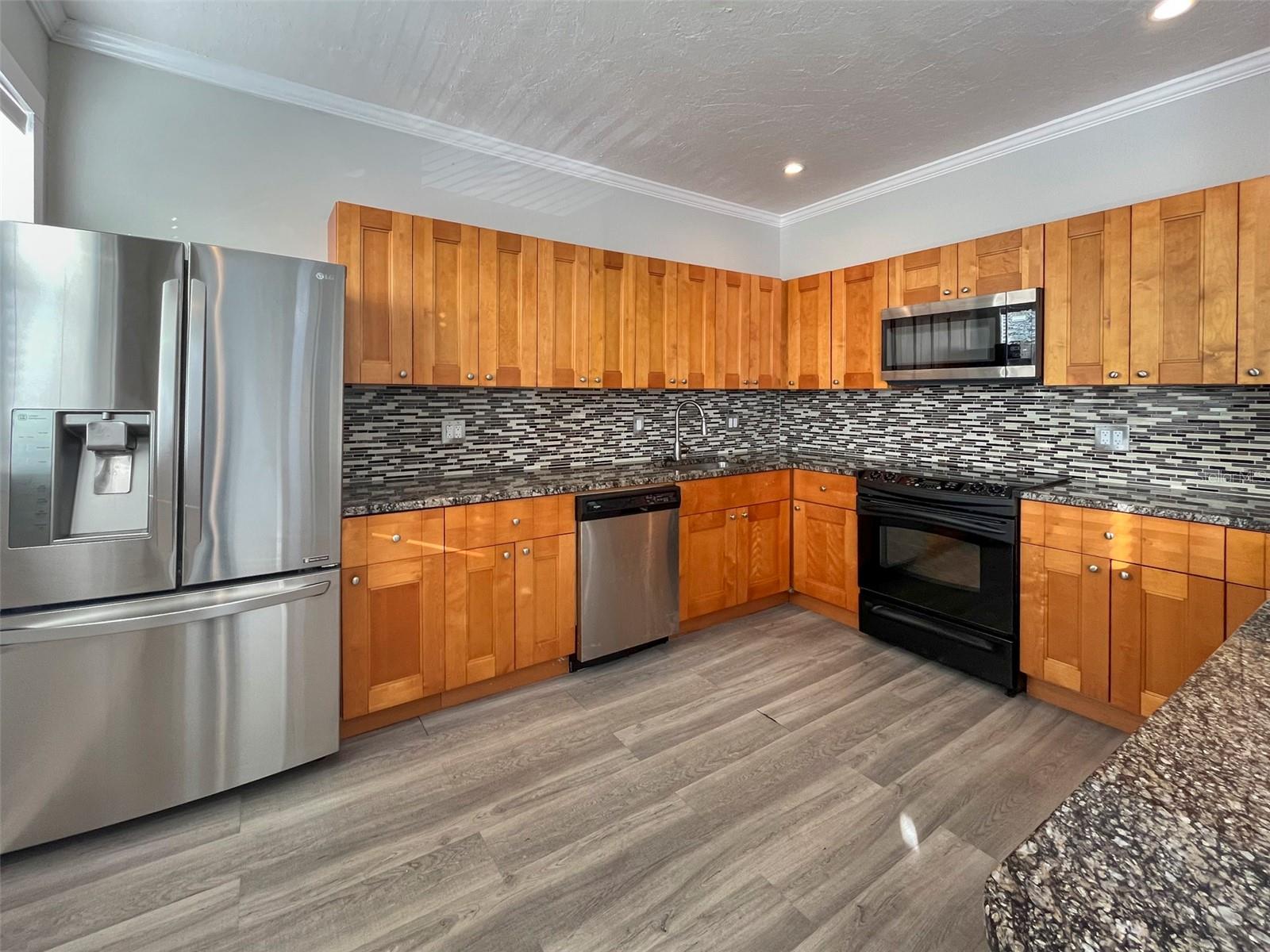 Image 3 of 9 For 408 Armada Road S 5