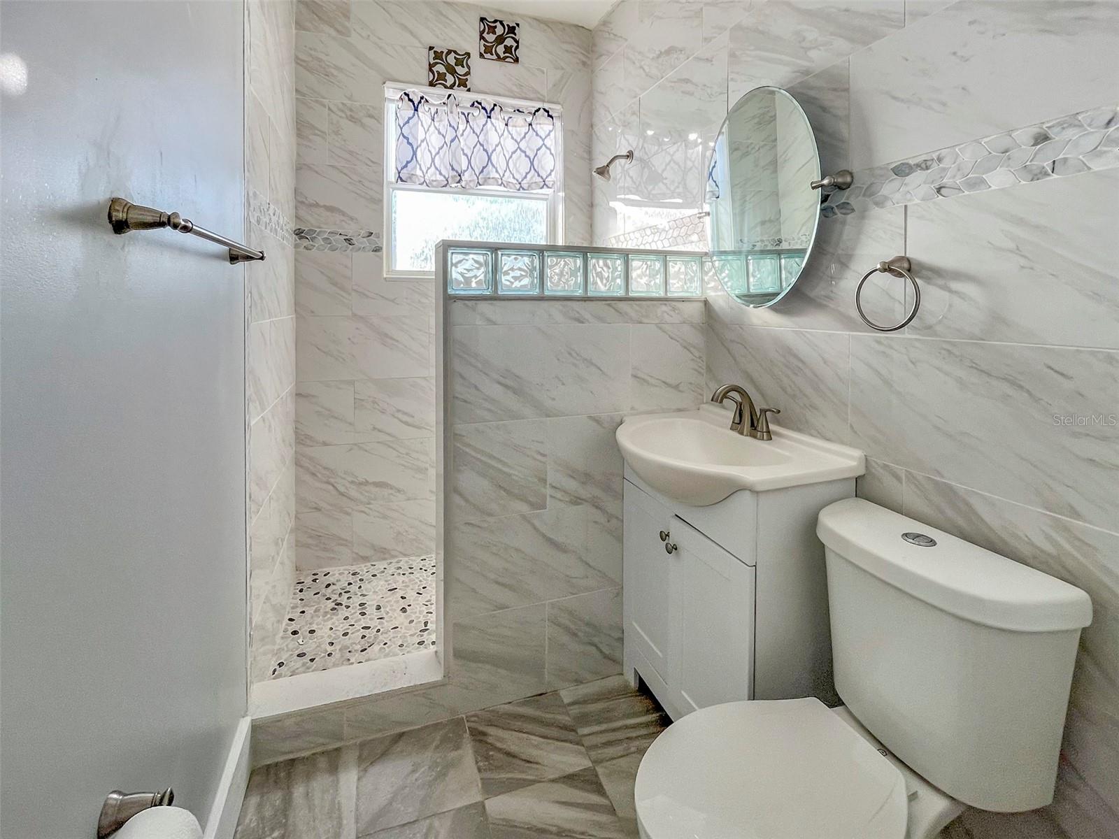 Image 7 of 9 For 408 Armada Road S 5