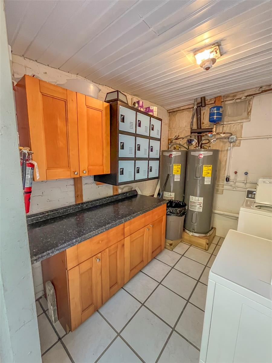 Image 8 of 9 For 408 Armada Road S 5