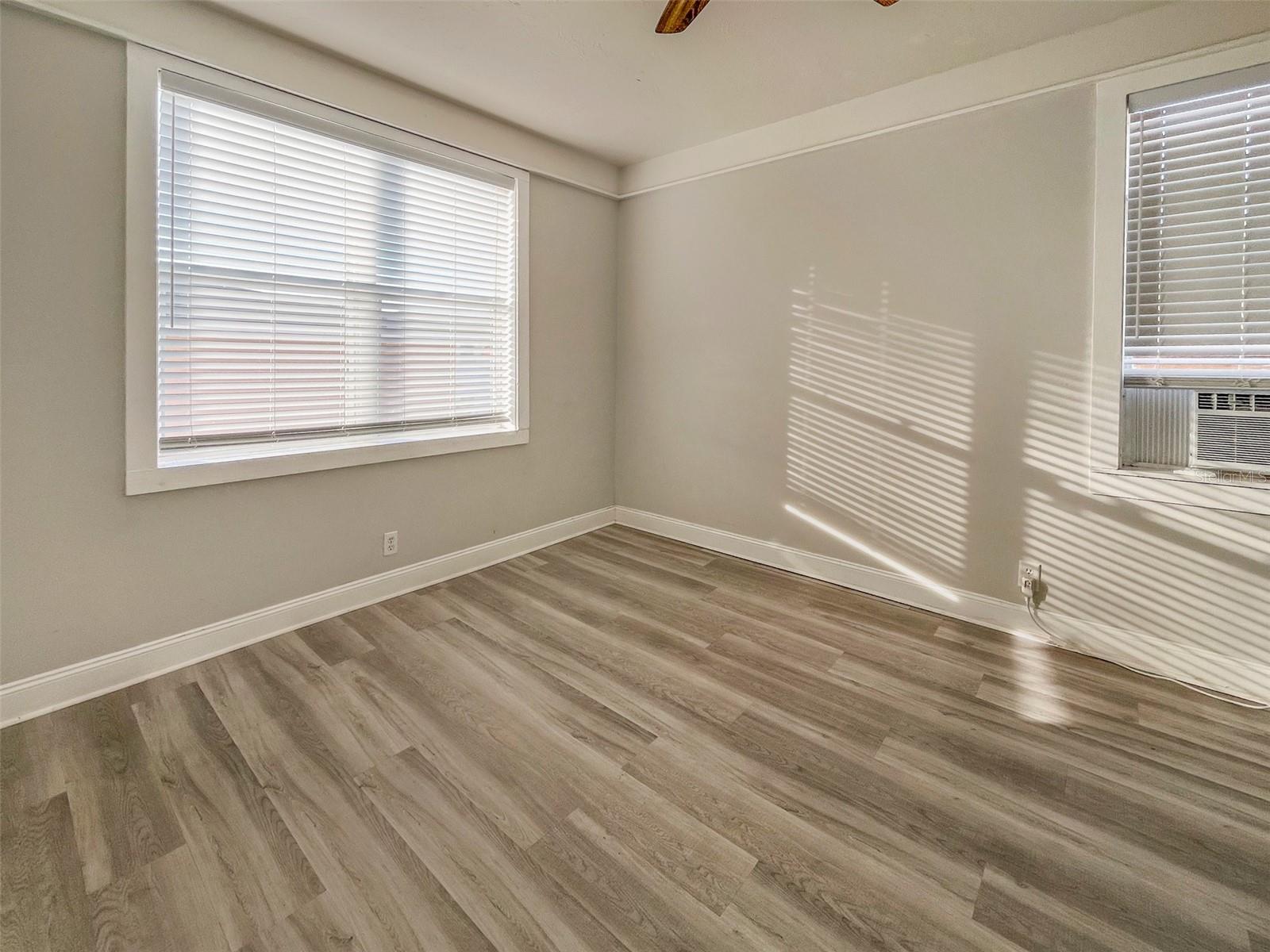 Image 5 of 9 For 408 Armada Road S 7