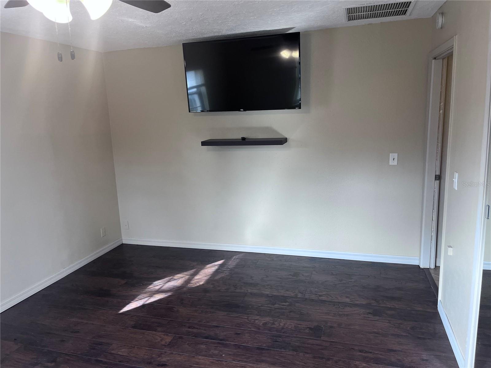 Image 15 of 23 For 6024 48th Avenue Drive E