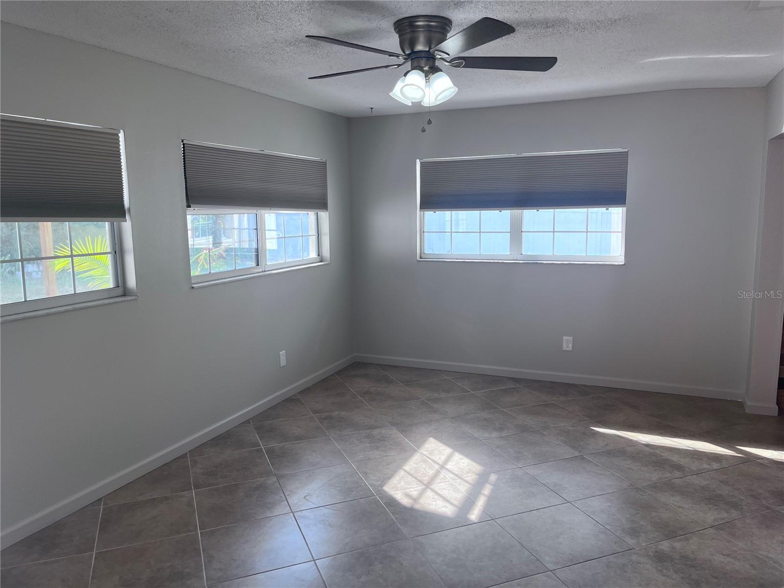 Image 9 of 23 For 6024 48th Avenue Drive E