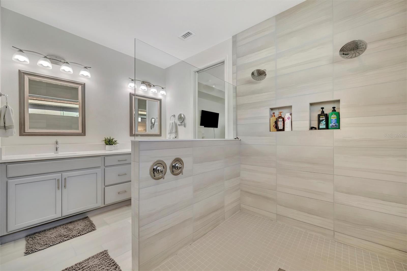 Image 28 of 49 For 404 Whistler Glen