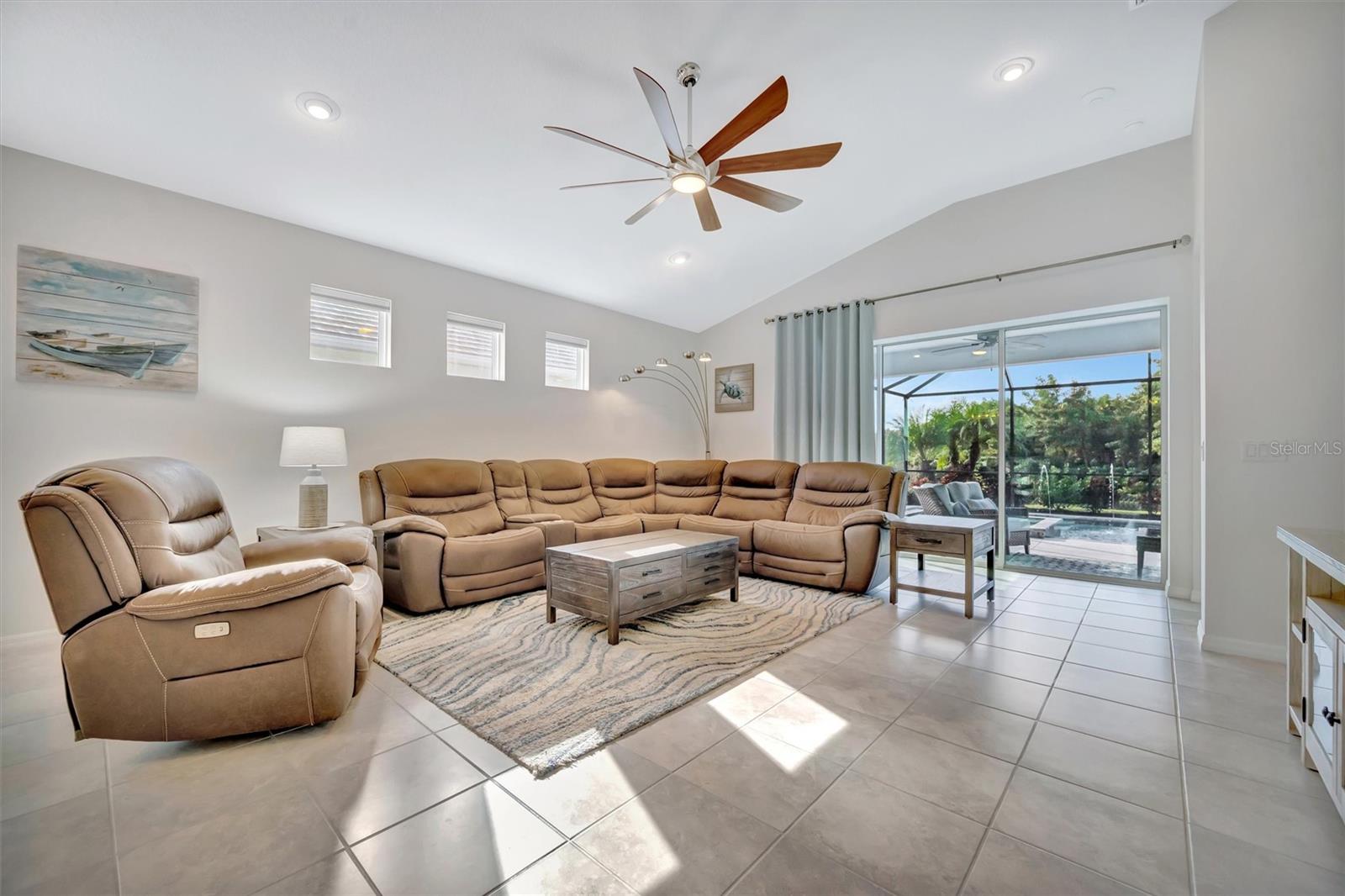 Image 42 of 49 For 404 Whistler Glen