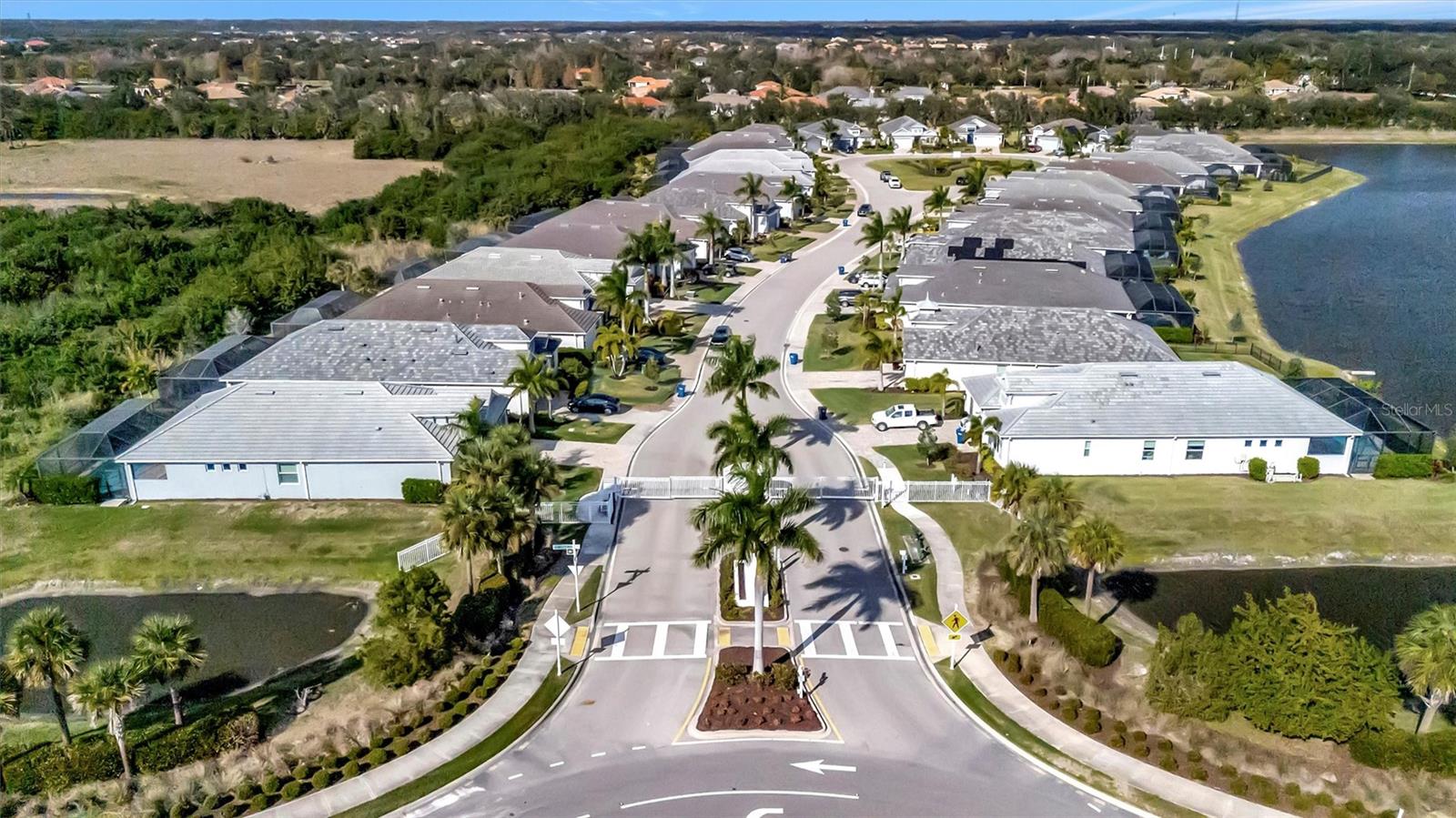 Image 7 of 49 For 404 Whistler Glen