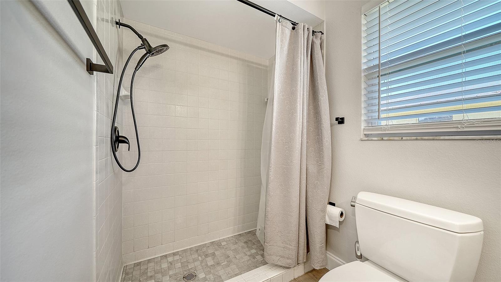 Image 24 of 41 For 2660 Colorado Street