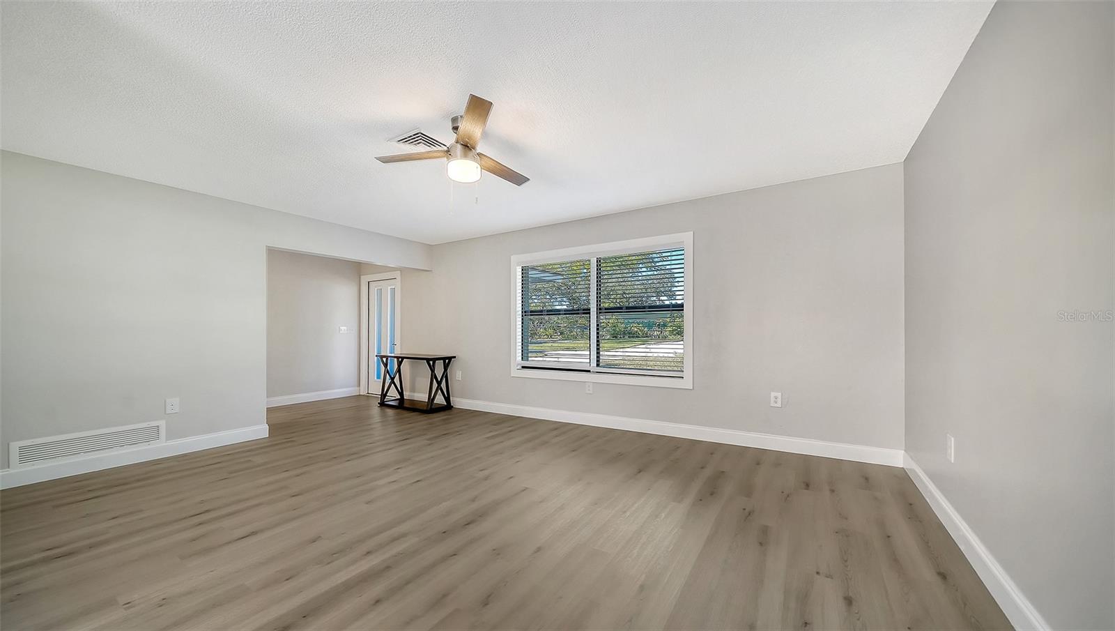 Image 9 of 41 For 2660 Colorado Street