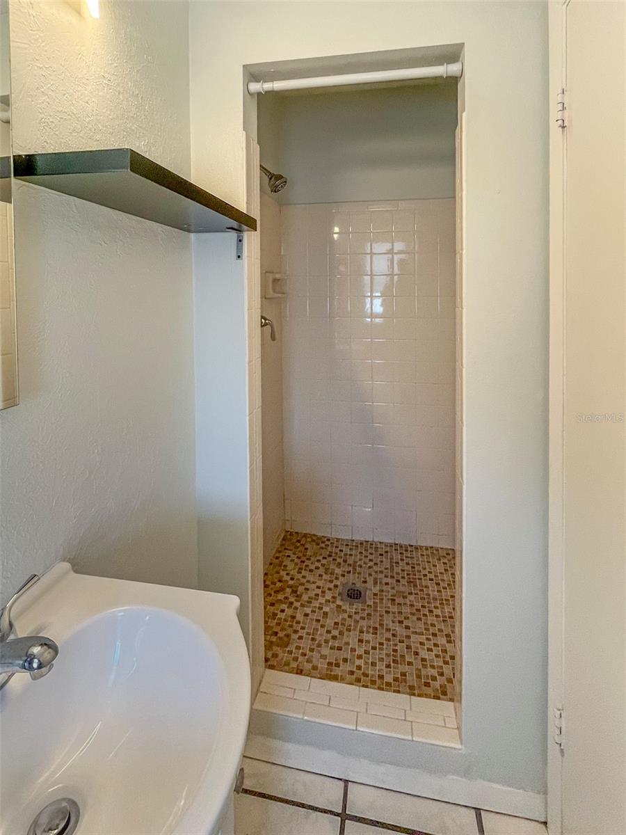 Image 6 of 8 For 404 Armada Road S D