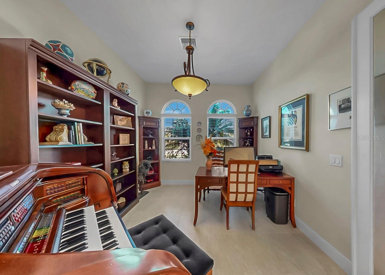 Image 16 of 53 For 16005 42nd Glen E