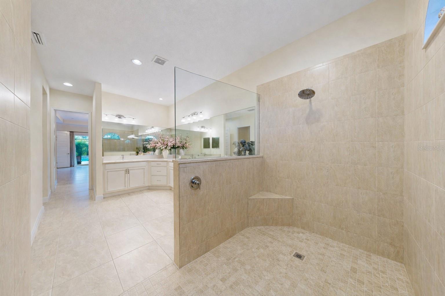 Image 25 of 53 For 16005 42nd Glen E