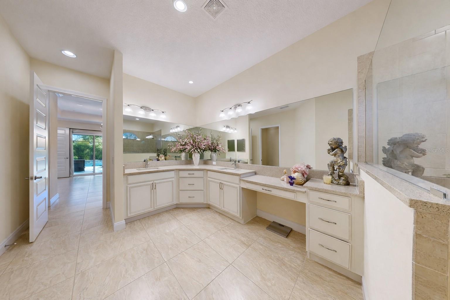 Image 26 of 53 For 16005 42nd Glen E