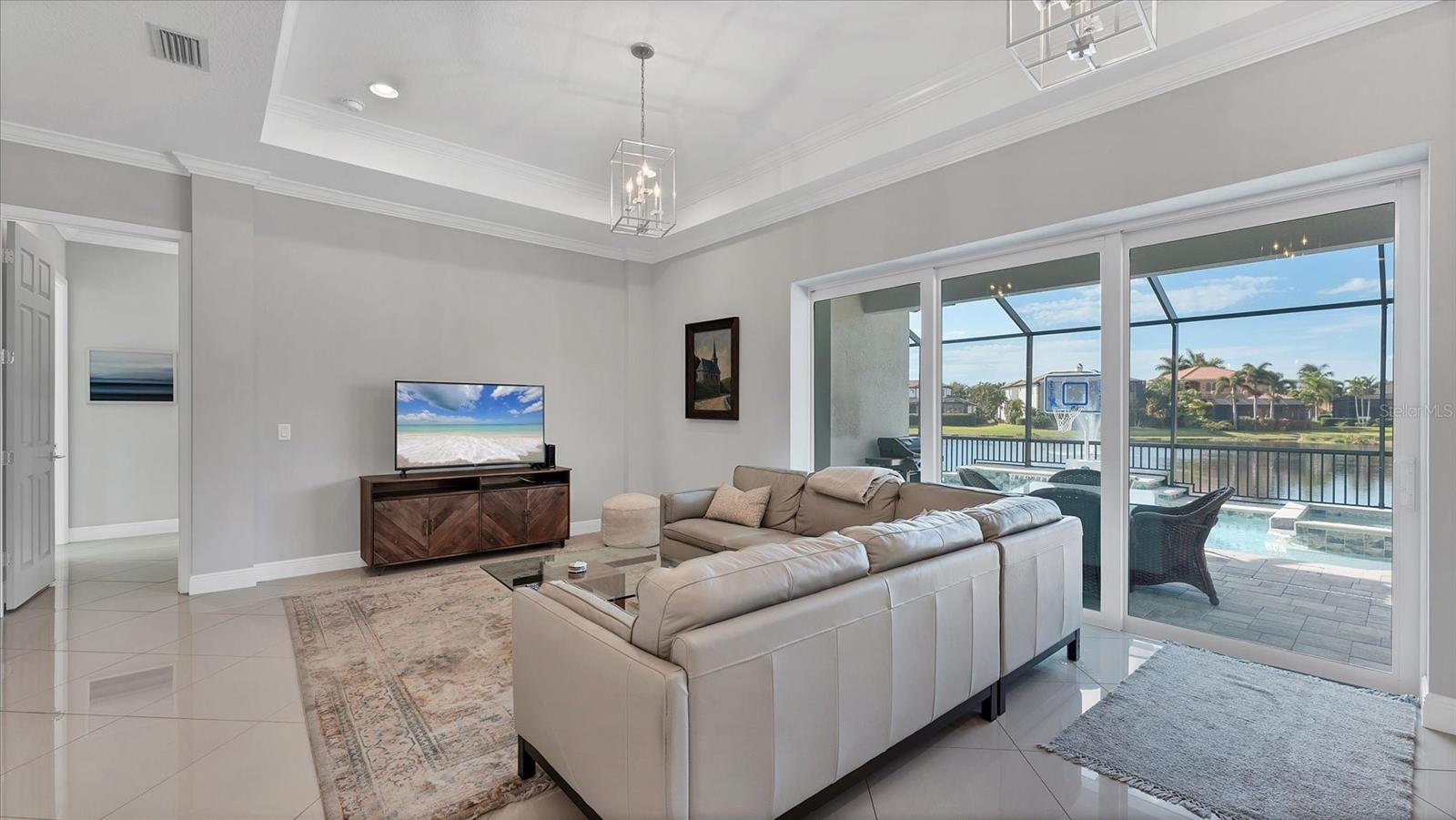 Image 13 of 47 For 6204 Trophy Lane