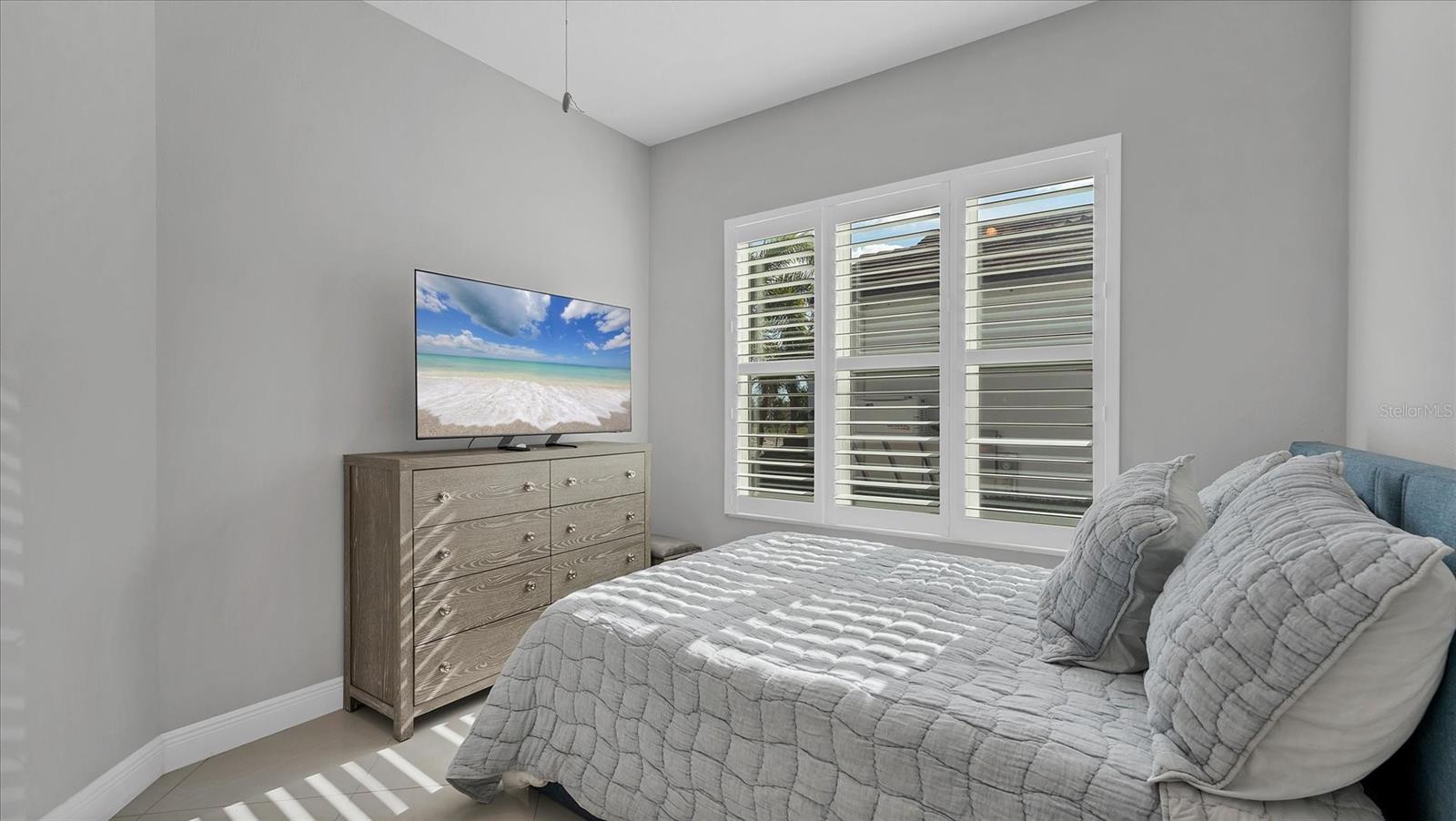 Image 34 of 47 For 6204 Trophy Lane