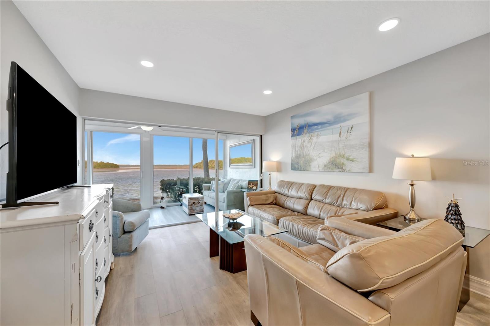 Image 30 of 93 For 4310 Falmouth Drive 102