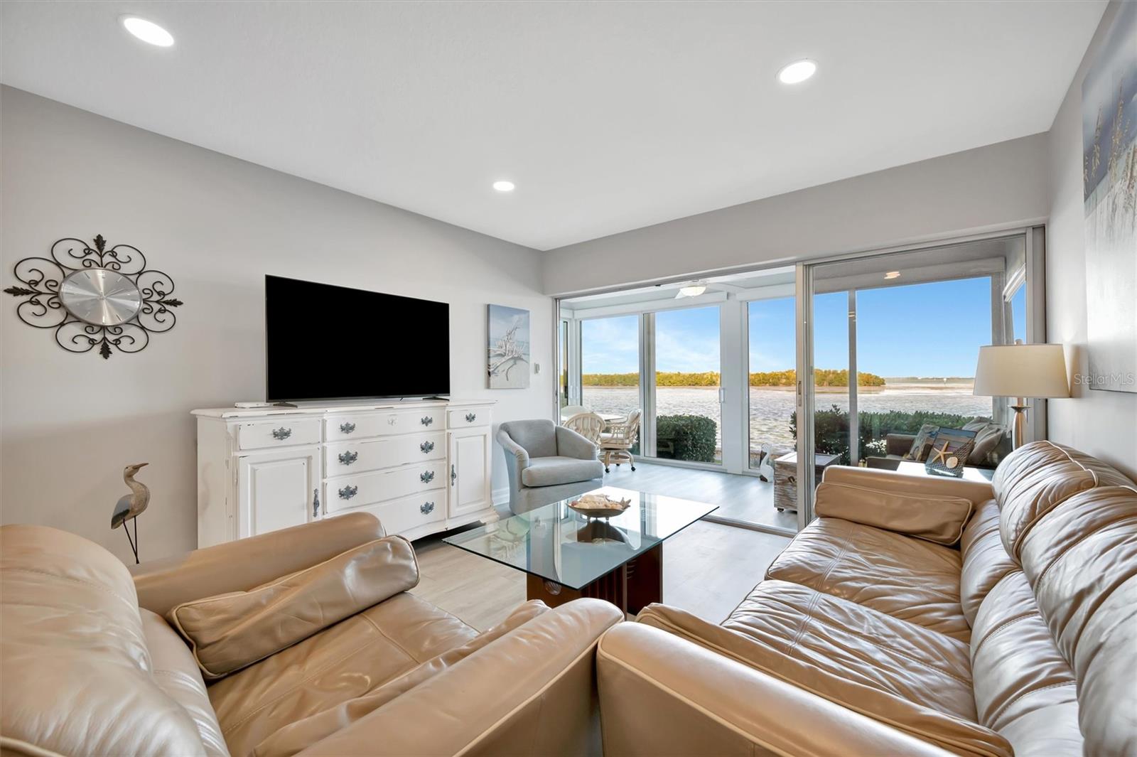 Image 5 of 93 For 4310 Falmouth Drive 102