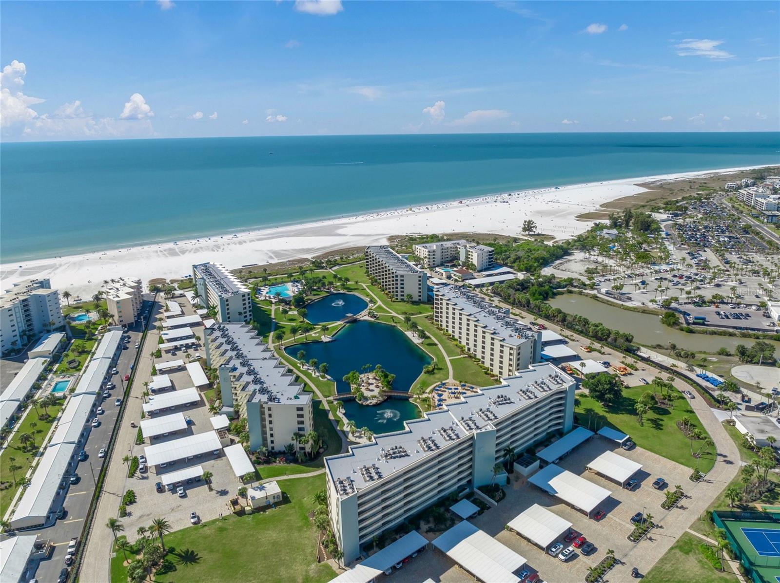 Listing photo id 34 for 5740 Midnight Pass Road 104f