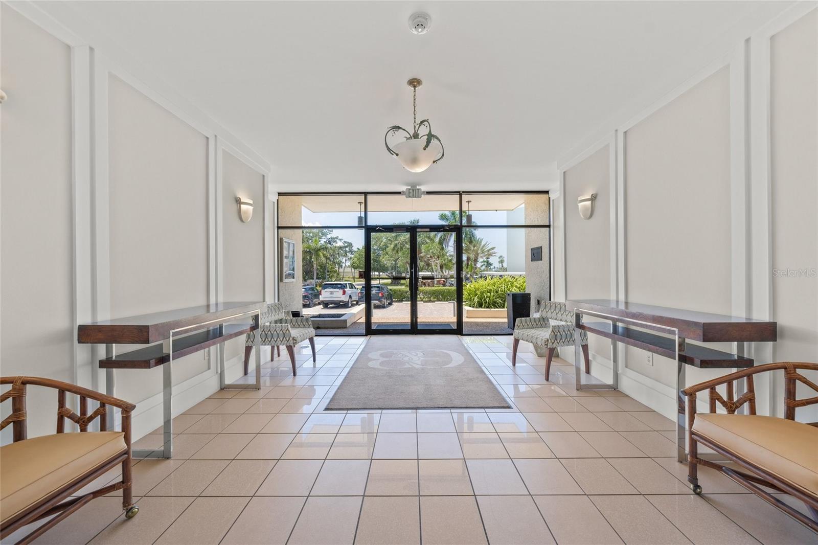 Listing photo id 51 for 5740 Midnight Pass Road 104f