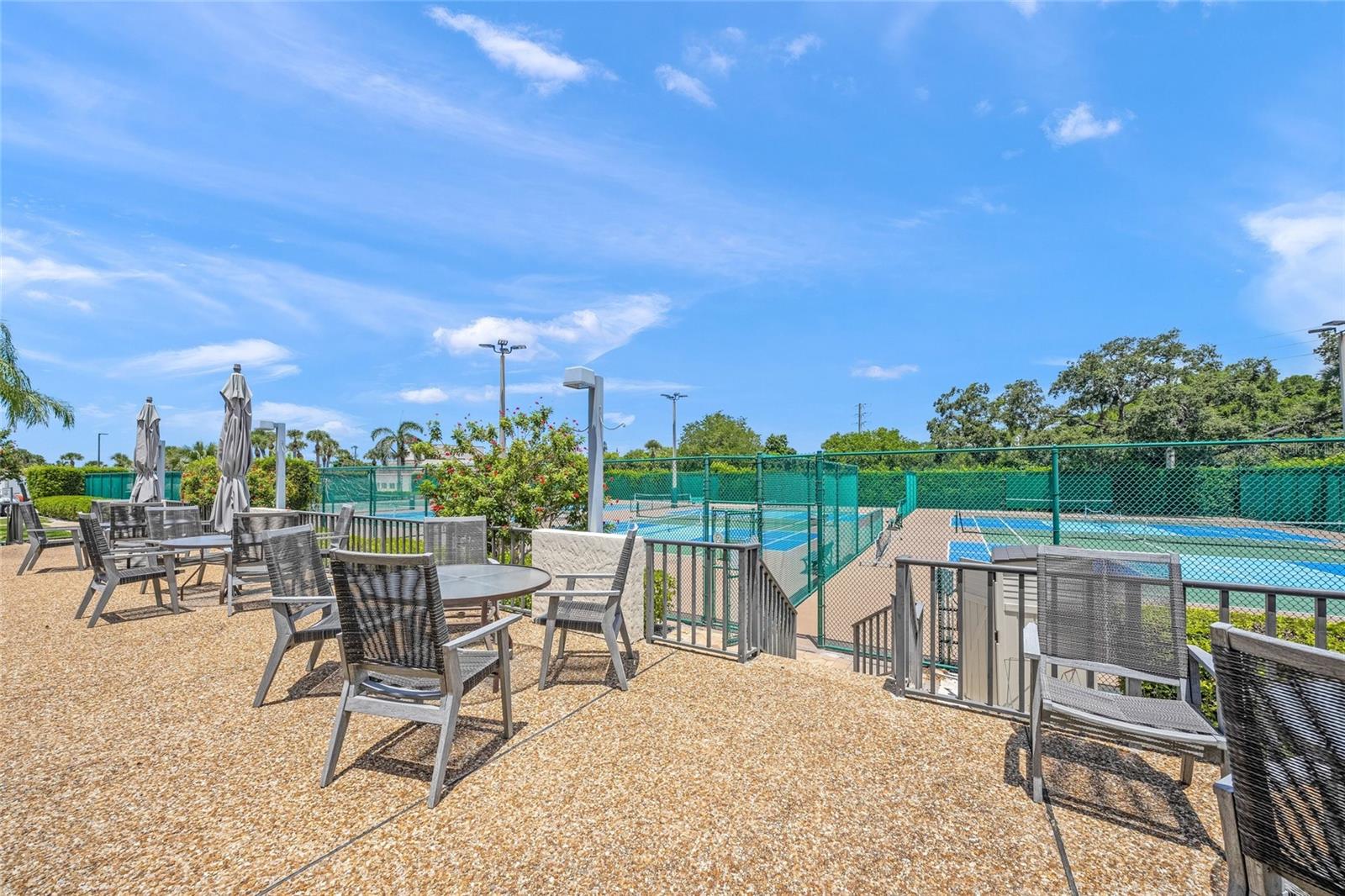 Listing photo id 55 for 5740 Midnight Pass Road 104f