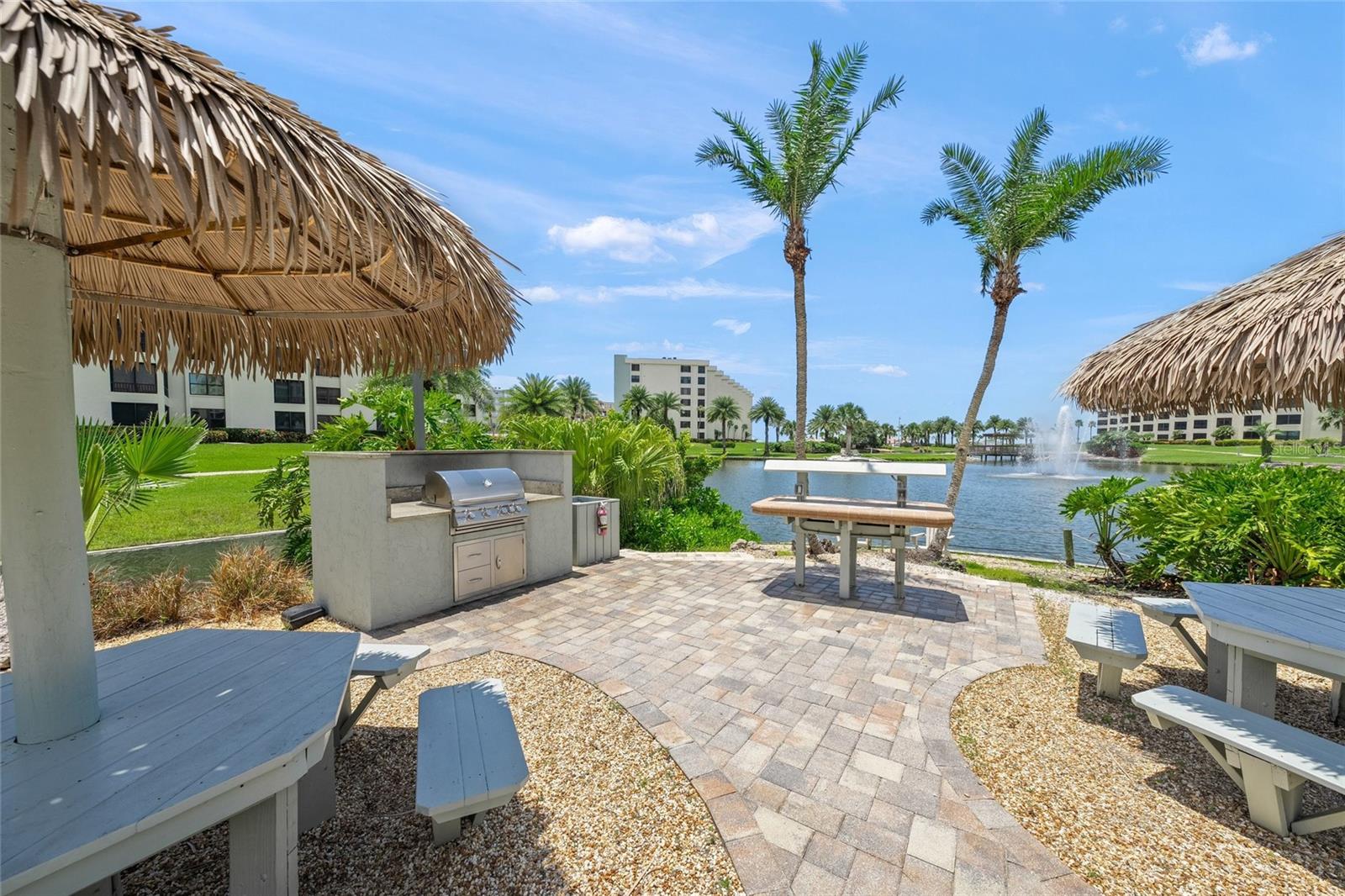 Listing photo id 60 for 5740 Midnight Pass Road 104f