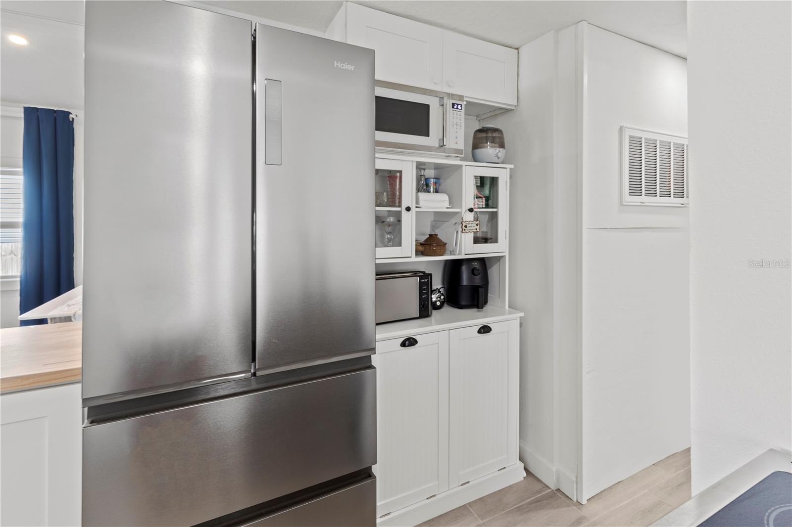 Image 19 of 40 For 704 49th Avenue Terrace W