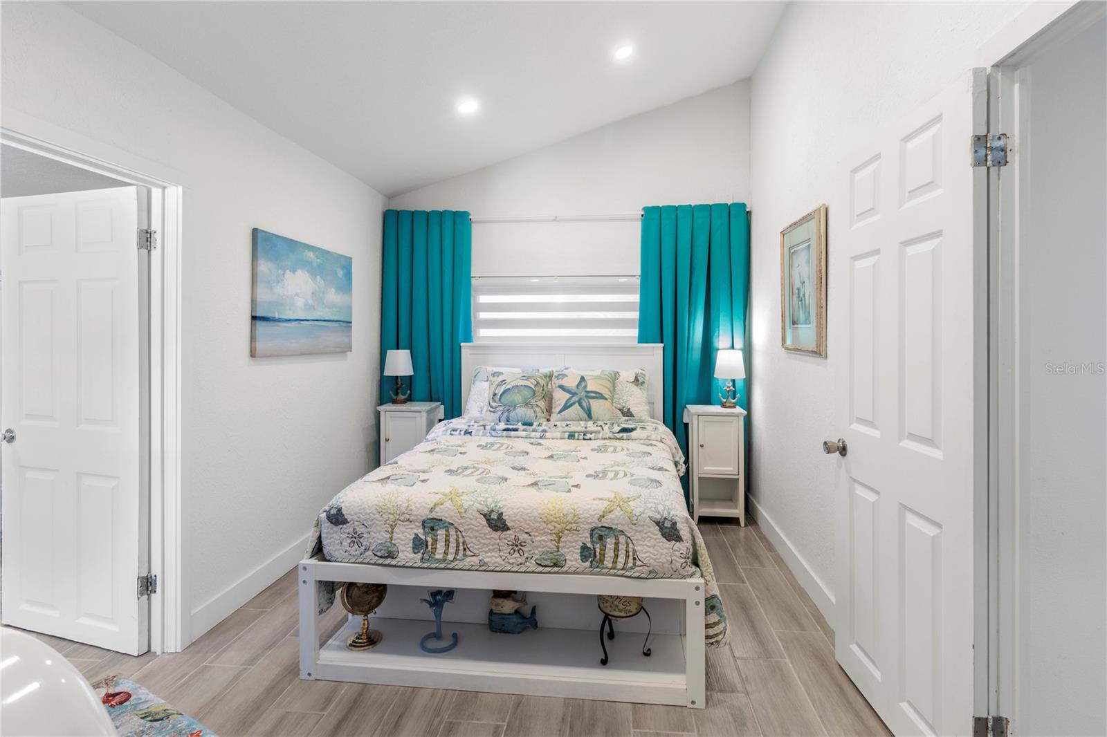 Image 25 of 40 For 704 49th Avenue Terrace W