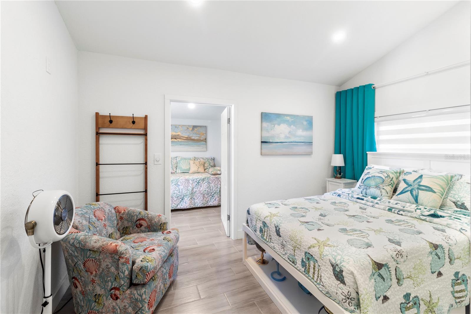 Image 27 of 40 For 704 49th Avenue Terrace W