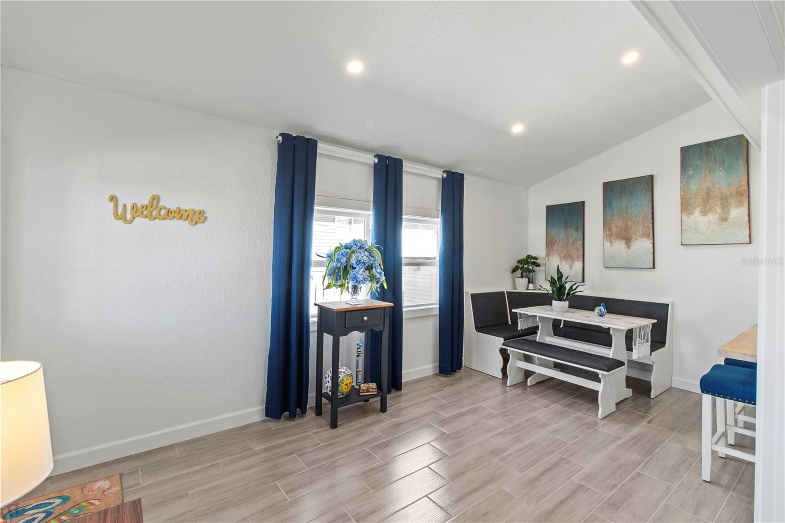 Image 7 of 40 For 704 49th Avenue Terrace W