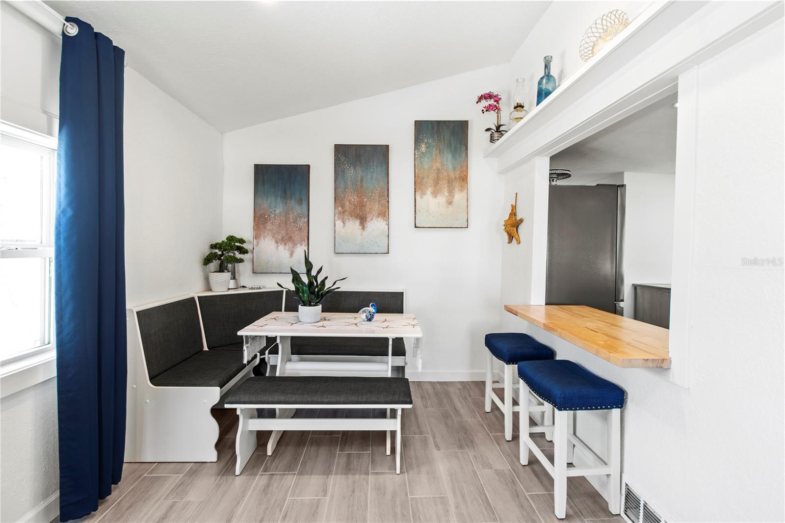 Image 8 of 40 For 704 49th Avenue Terrace W