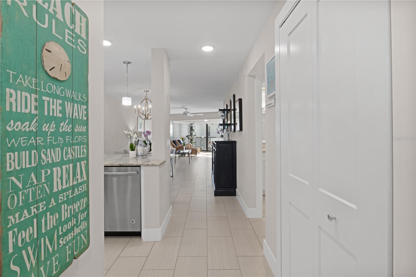 Image 3 of 34 For 5608 Gulf Drive 114