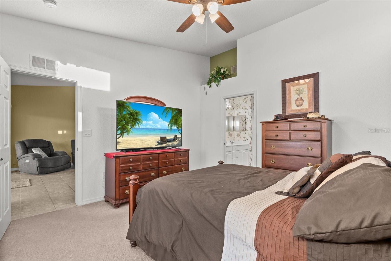 Image 24 of 43 For 7040 Strand Circle 201