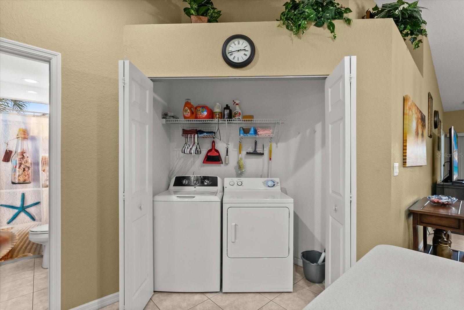 Image 30 of 43 For 7040 Strand Circle 201