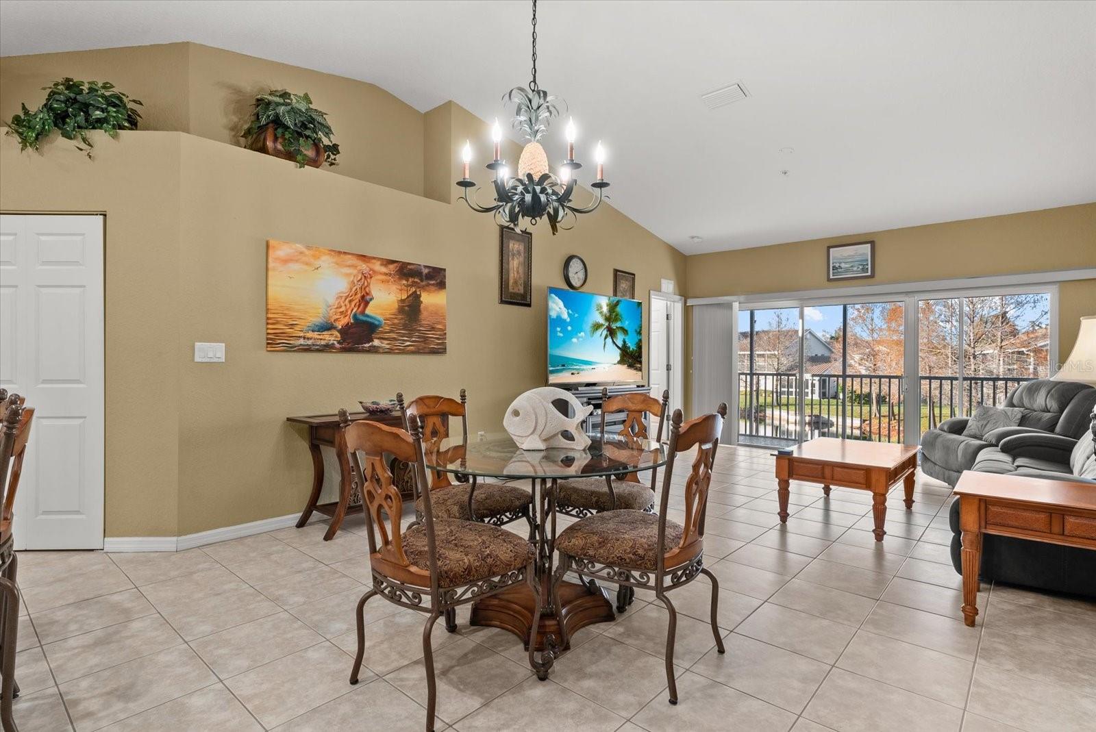 Image 5 of 43 For 7040 Strand Circle 201