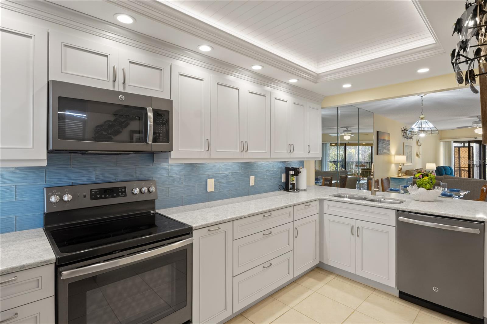 Image 12 of 34 For 5608 Gulf Drive 104