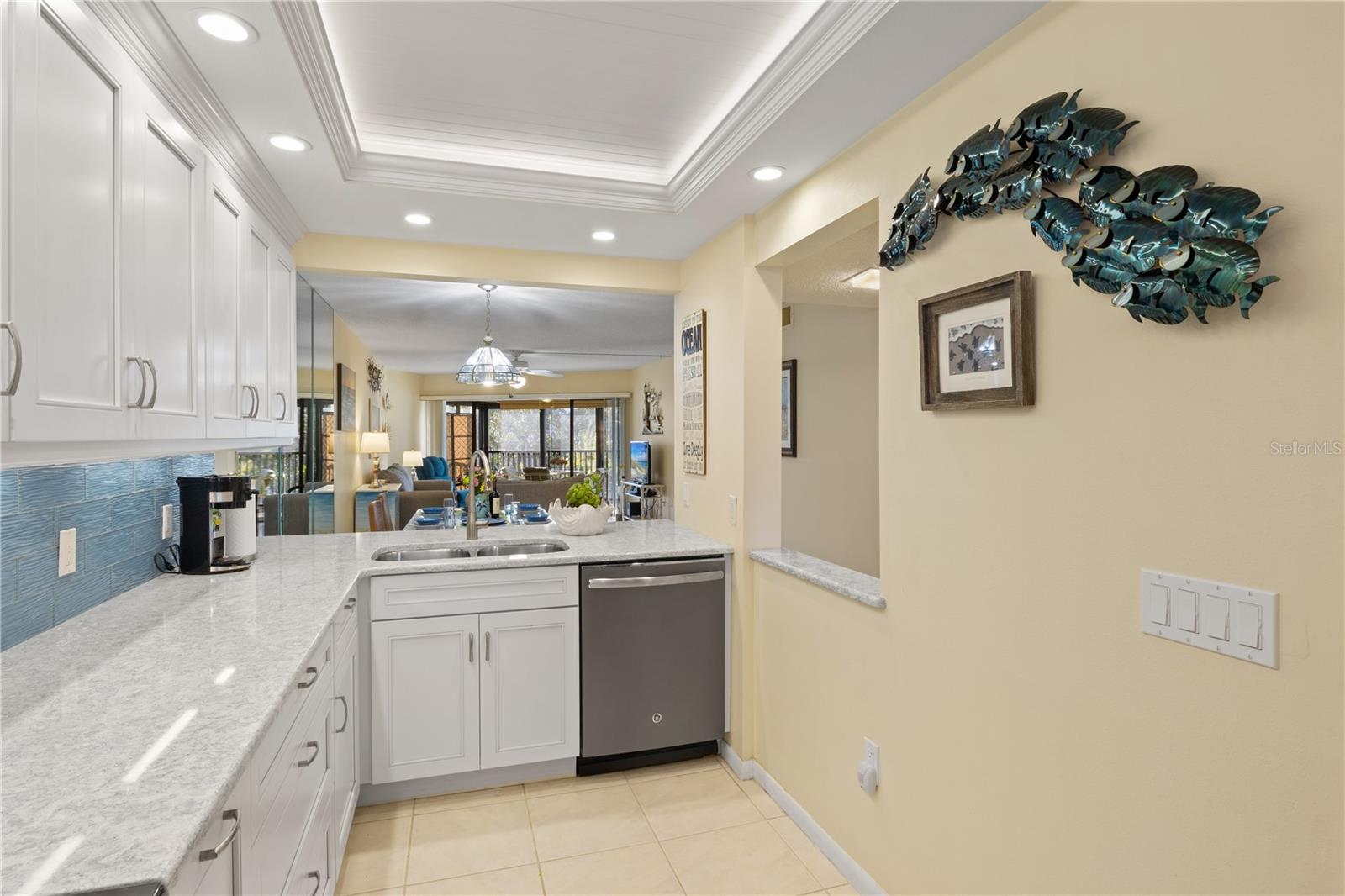 Image 16 of 34 For 5608 Gulf Drive 104