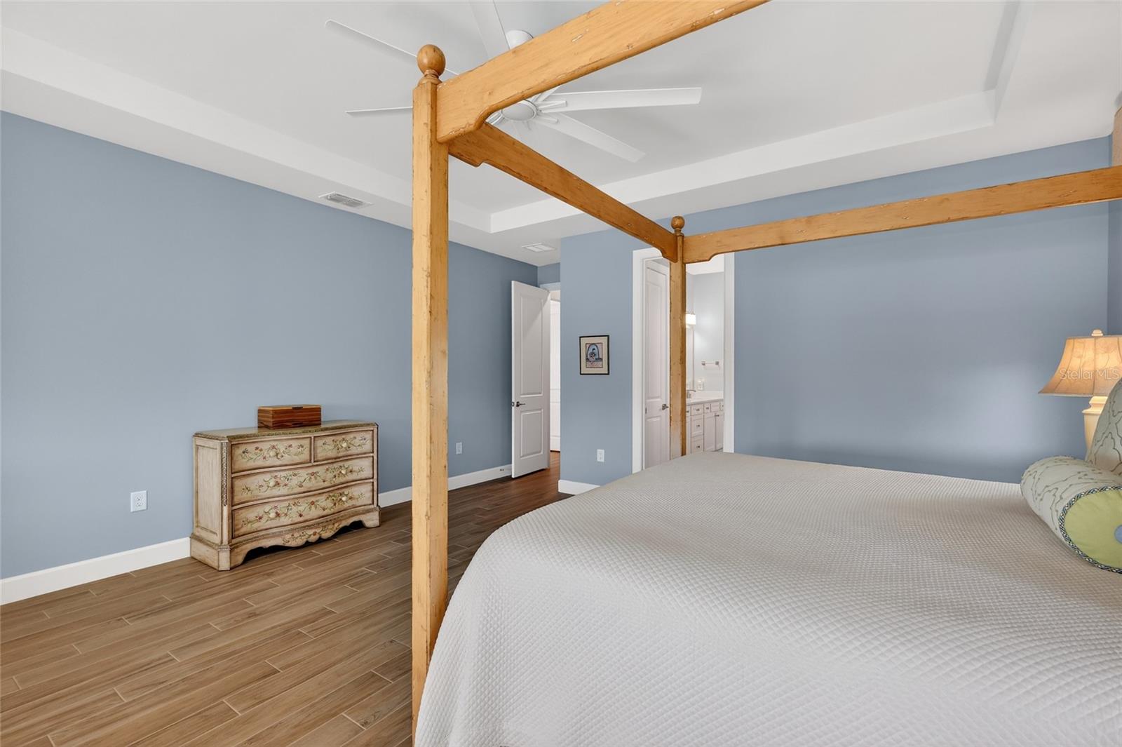 Image 26 of 74 For 5470 Silverside Pine Court