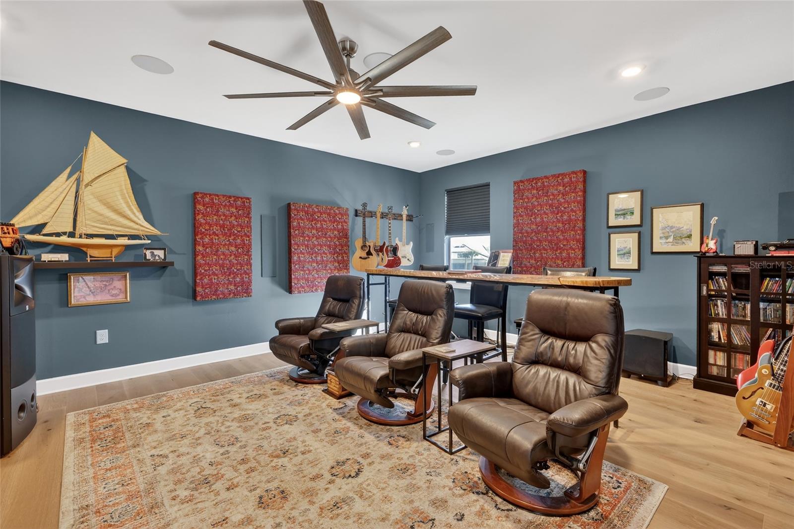 Image 33 of 74 For 5470 Silverside Pine Court