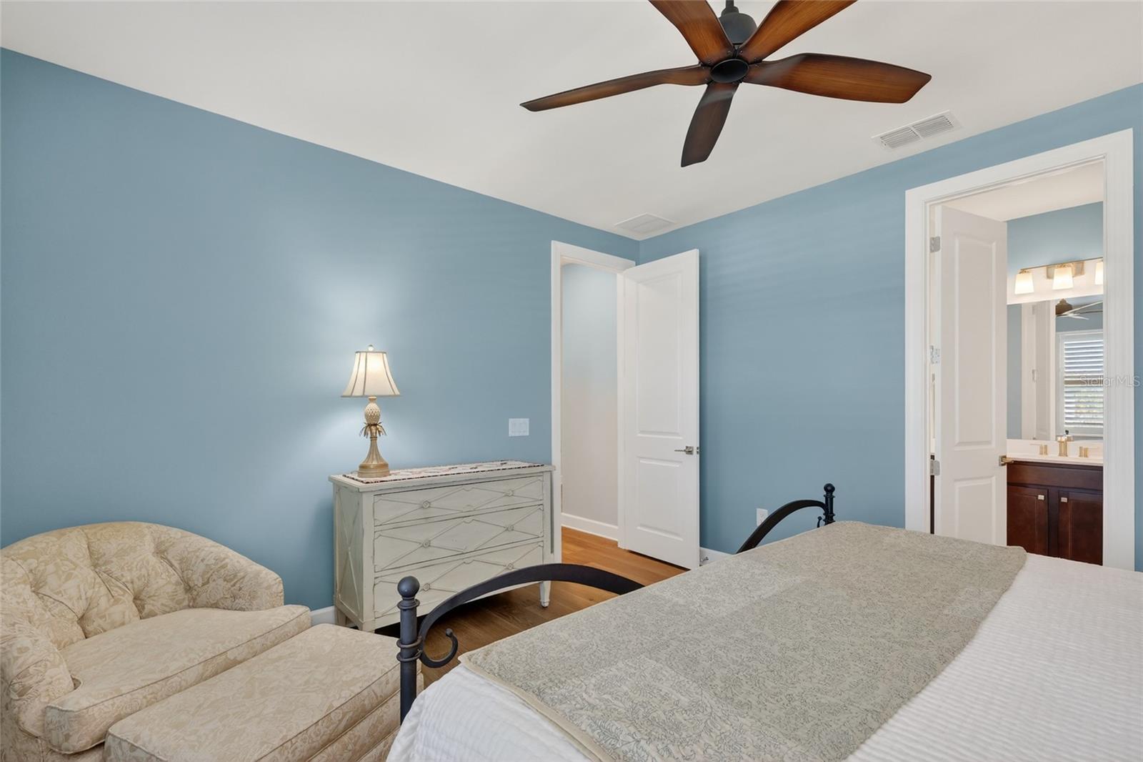 Image 42 of 74 For 5470 Silverside Pine Court