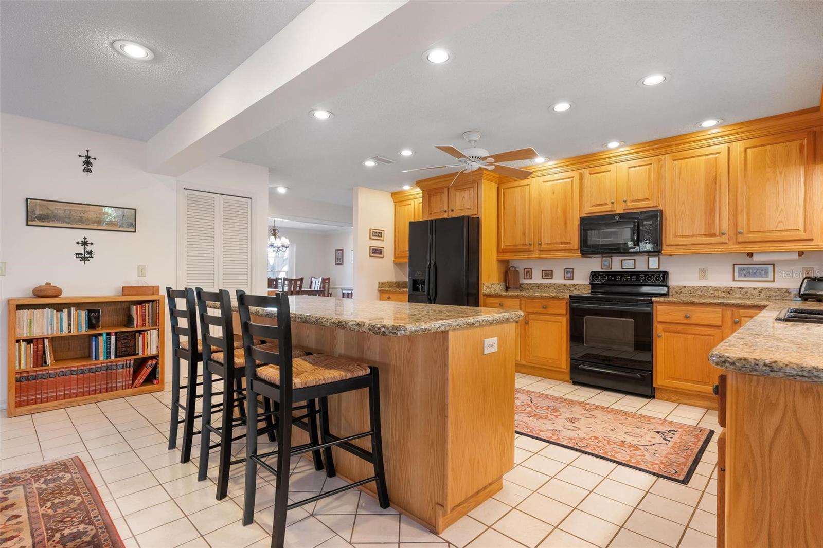 Image 14 of 52 For 6964 Country Lakes Circle