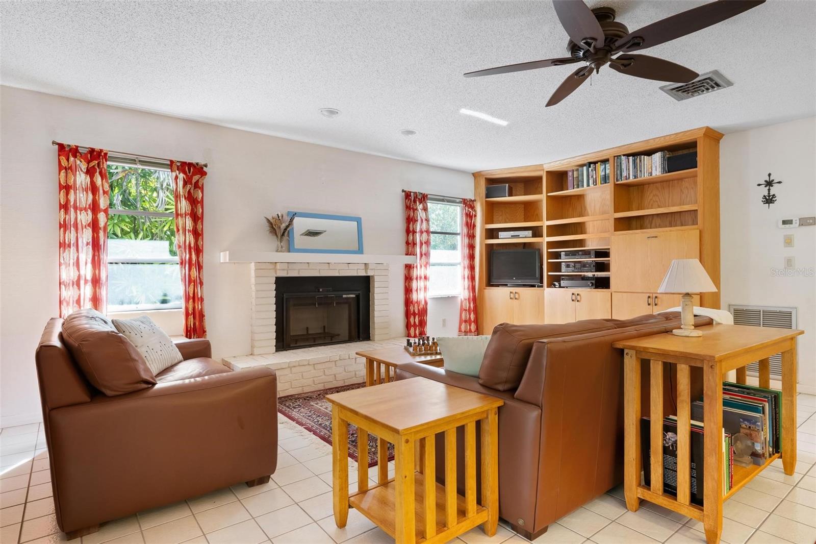 Image 19 of 52 For 6964 Country Lakes Circle