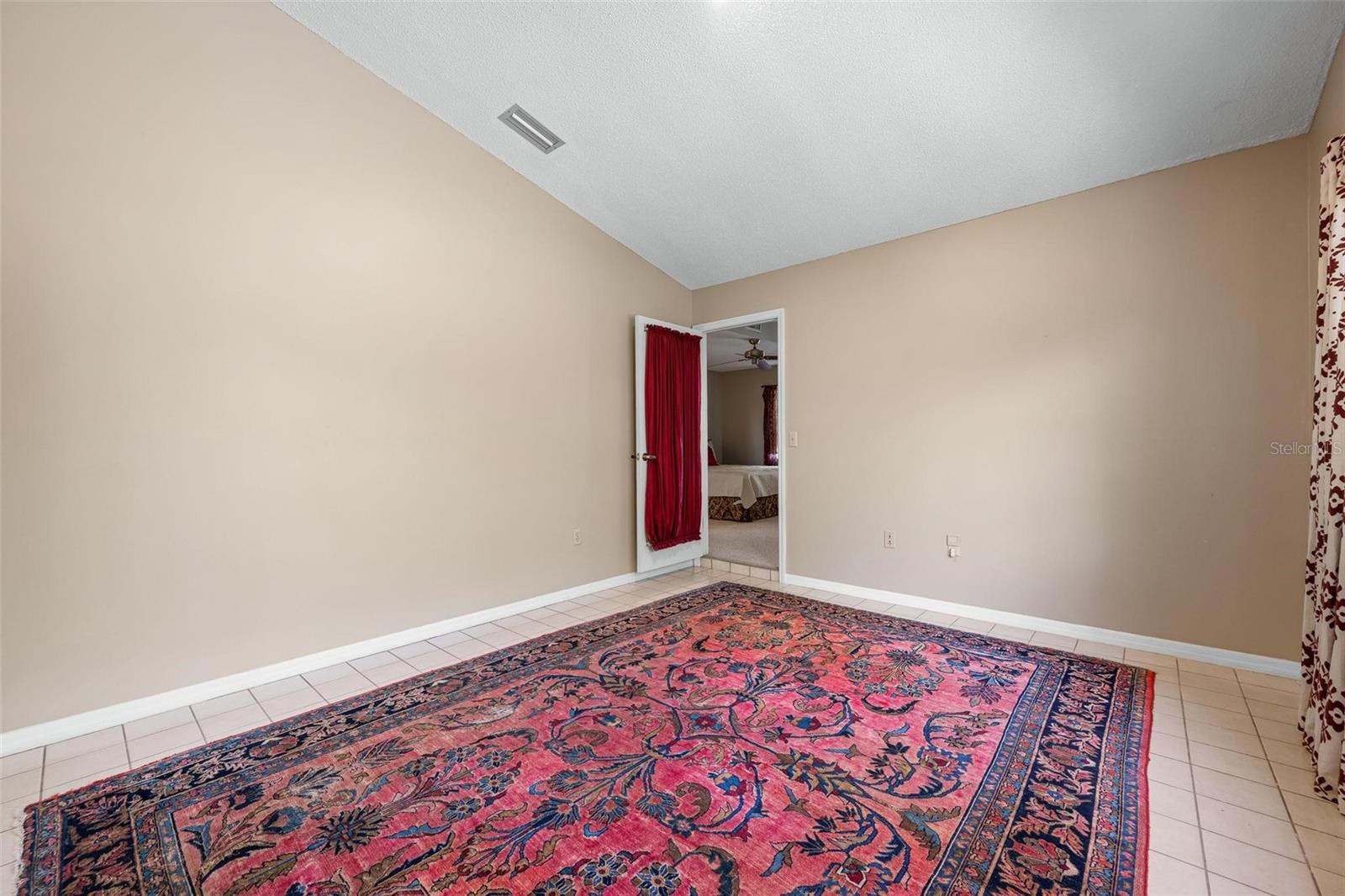 Image 32 of 52 For 6964 Country Lakes Circle