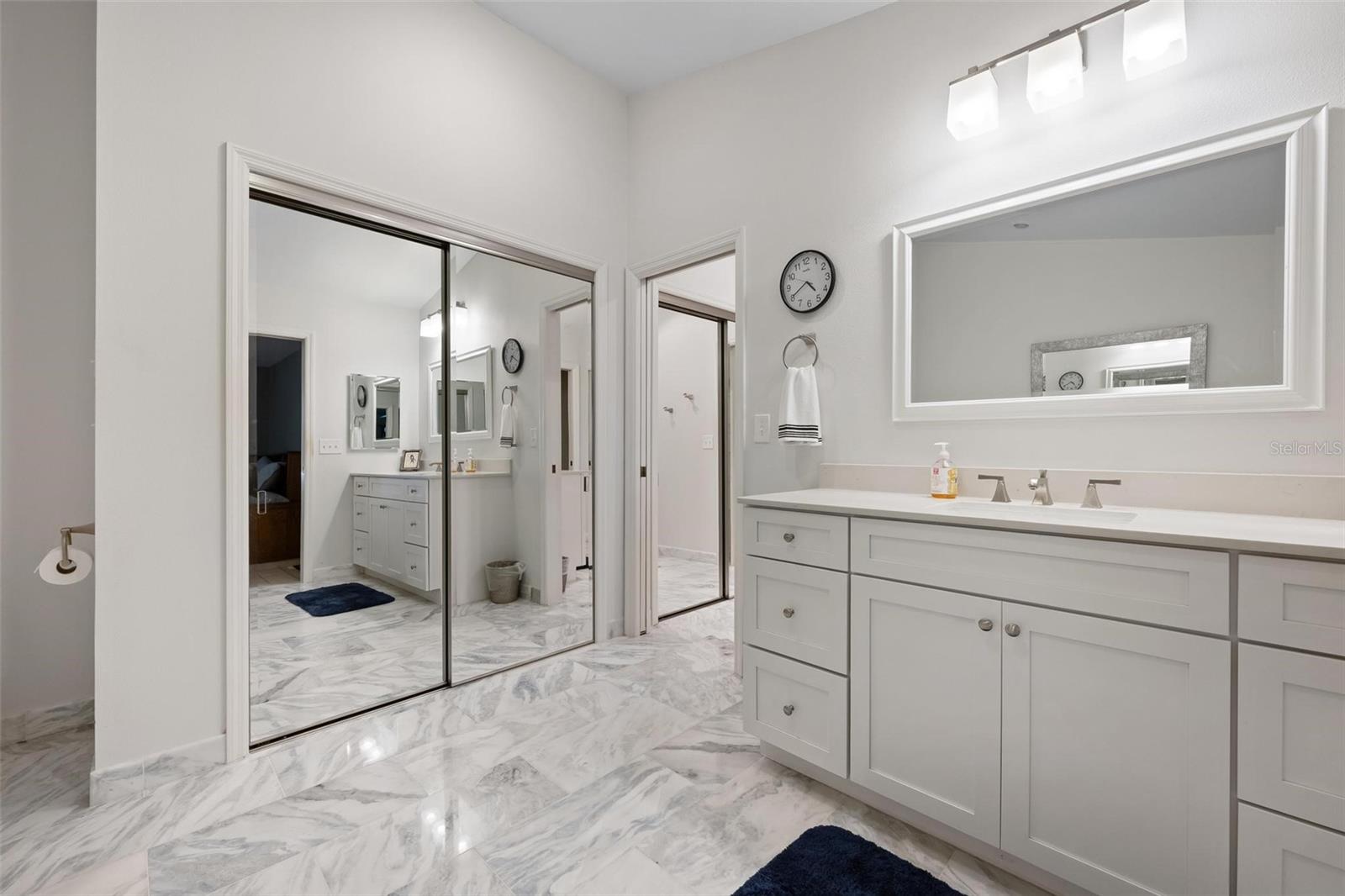 Image 33 of 52 For 6964 Country Lakes Circle