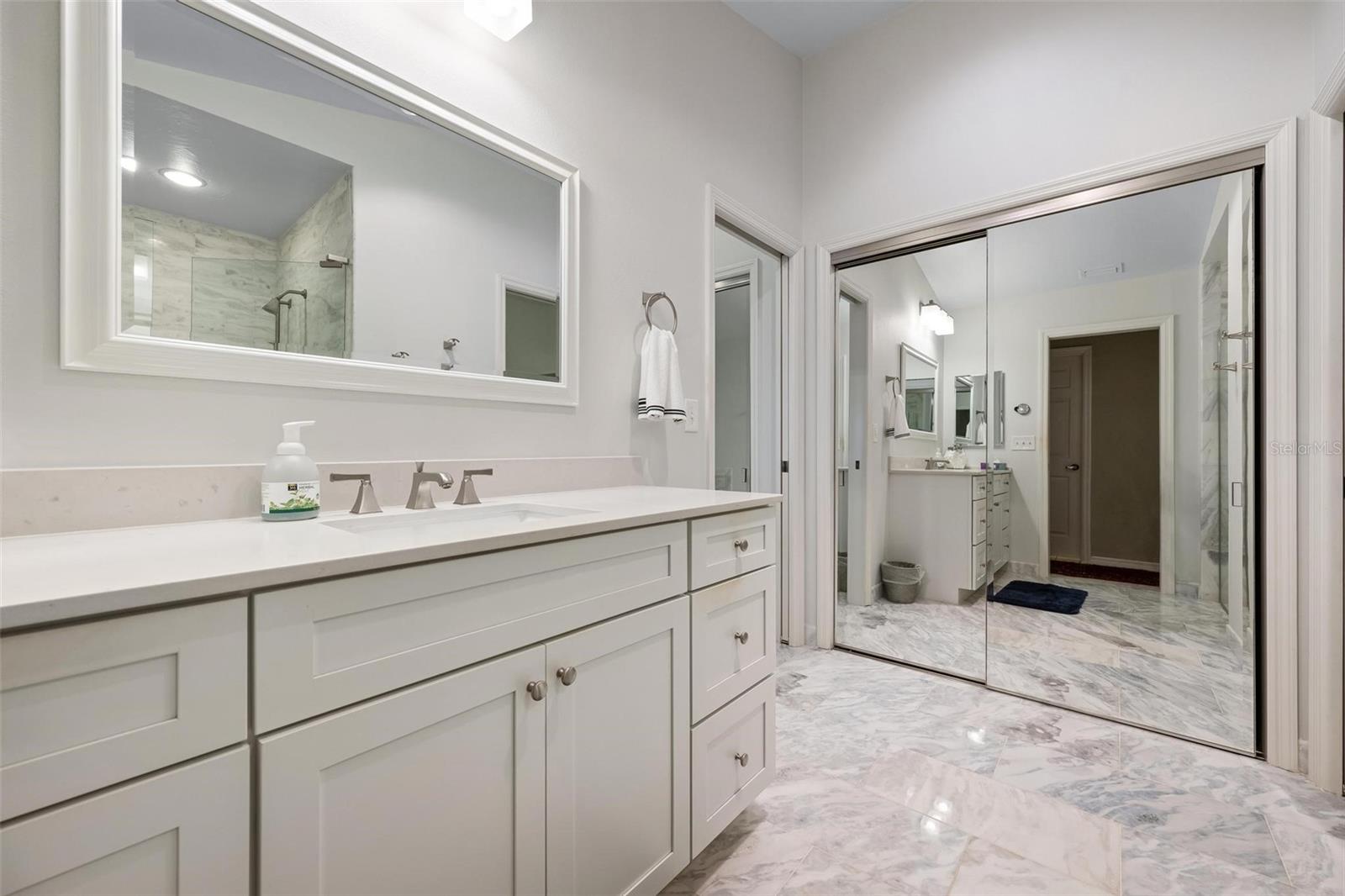 Image 35 of 52 For 6964 Country Lakes Circle