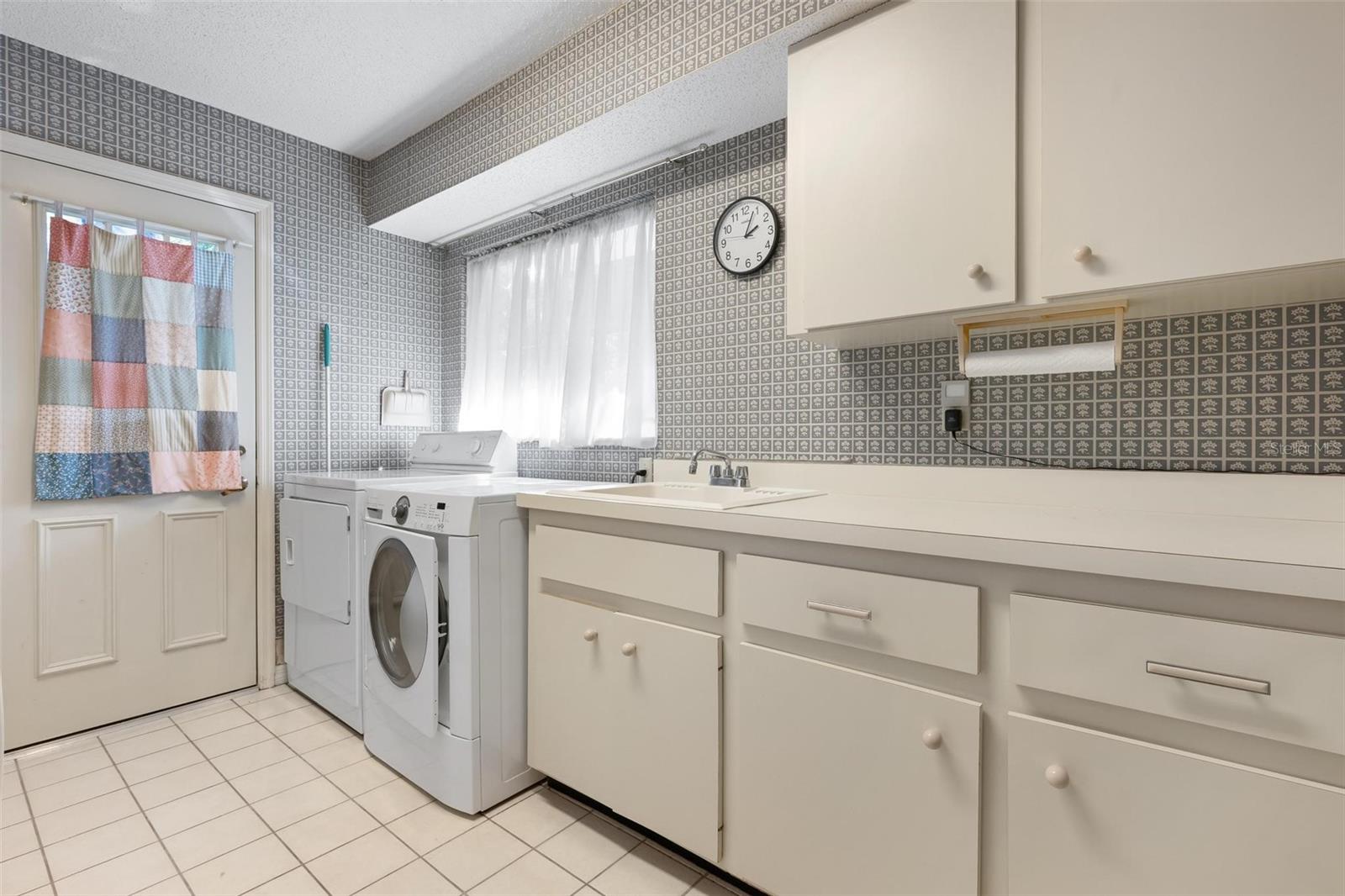 Image 45 of 52 For 6964 Country Lakes Circle