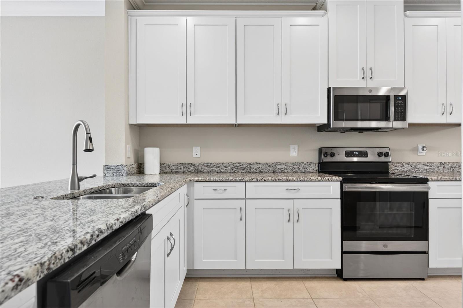 Image 14 of 99 For 13738 Messina Loop 103