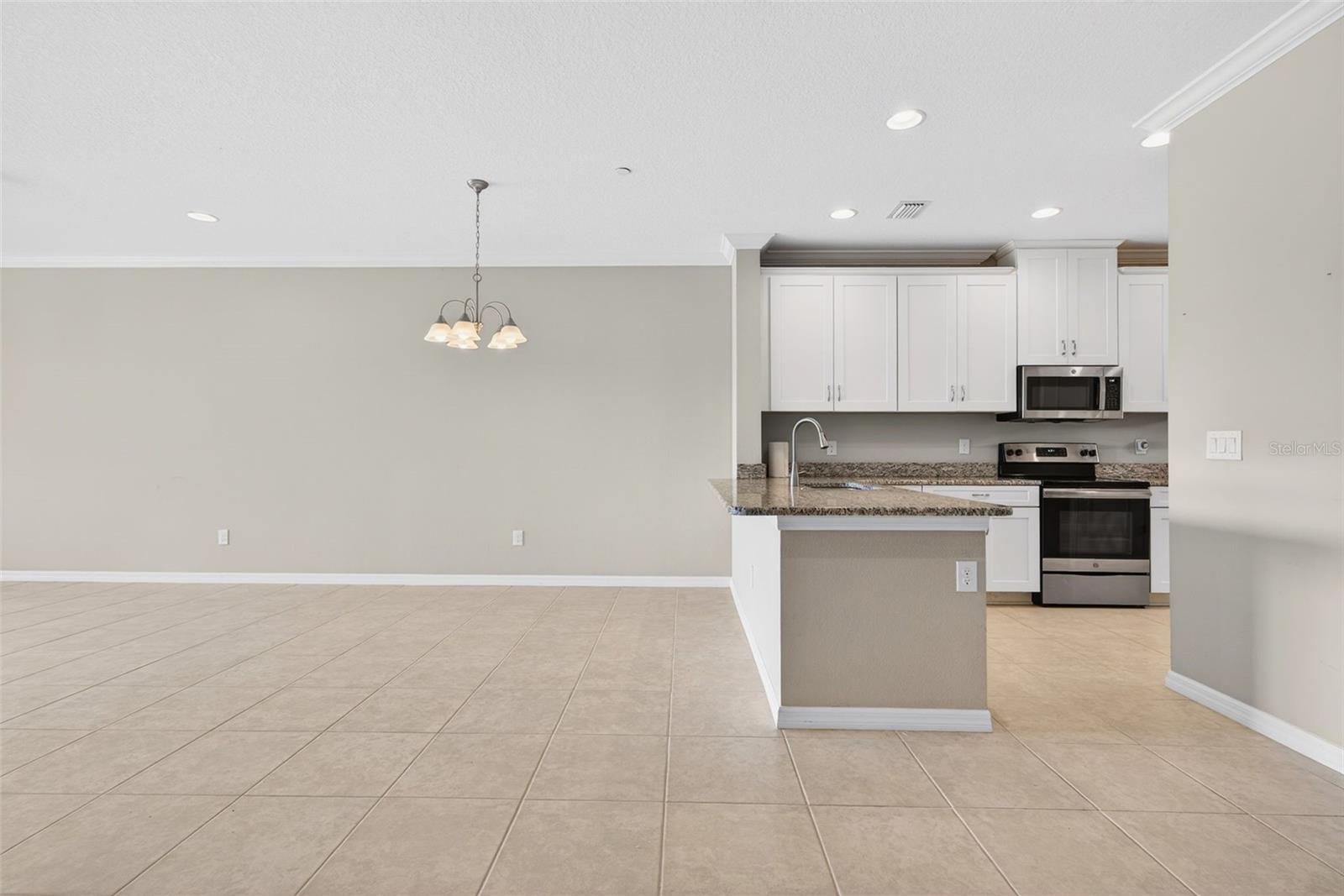 Image 17 of 99 For 13738 Messina Loop 103