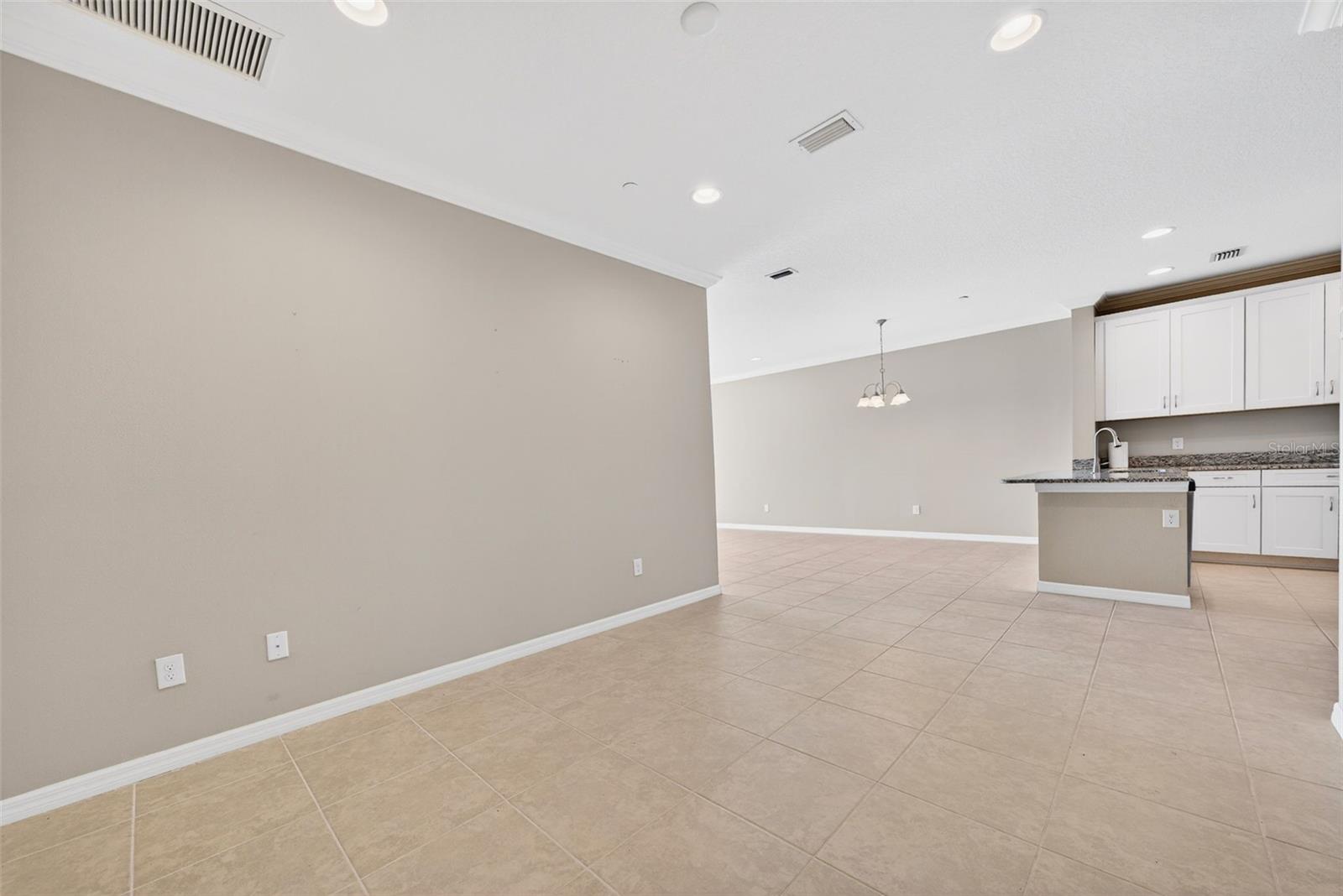 Image 21 of 99 For 13738 Messina Loop 103