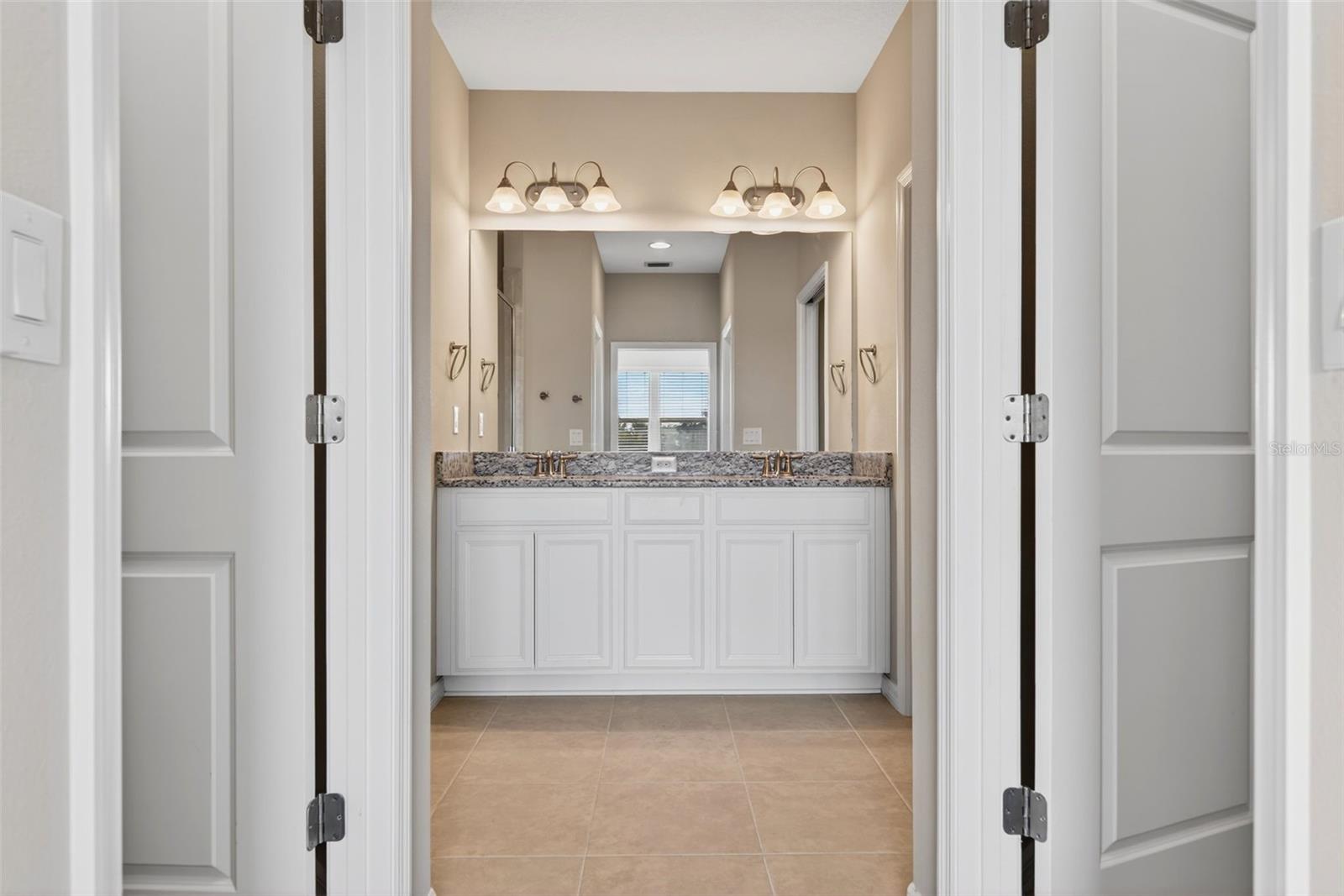 Image 40 of 99 For 13738 Messina Loop 103